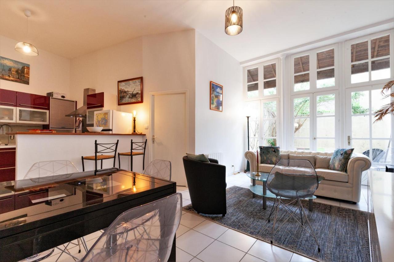 Le Patio - Hypercentre - Cour Au Calme - Wifi Apartment Vannes Bagian luar foto